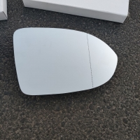 Скло дзеркала (дзеркальний елемент) правого VW Passat B8 (Фольксваген Пассат Б8 евро) Скло дзеркала (дзеркальний елемент) правого VW Passat B8 (Фольксваген Пассат Б8 евро)