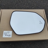 Вкладиш (скло, дзеркальний елемент) дзеркала правого, з індикатором Toyota Prius XW50 (Тойота Приус 50) 2016-2019