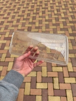 Скло фари правої Audi 80 B3