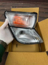 Габаритний ліхтар (покажчик повороту) правий Nissan Patrol Y61/GY61 (Ніссан Патрол) 1998-2003