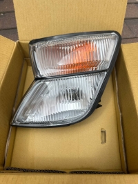 Габаритний ліхтар (поворотник) лівий Nissan Patrol 1998-2003