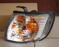 Покажчик повороту лівий прозорий Nissan Maxima 1998-2000