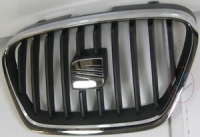 Решітка хром чорна Seat Leon після 2009