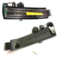 Покажчик повороту (поворот) в лівому дзеркалі Mercedes A-klasse (Мерседес А-клас) 2012 - 2018