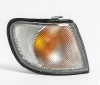 Покажчик повороту правий Nissan Sunny N14 1991-1996