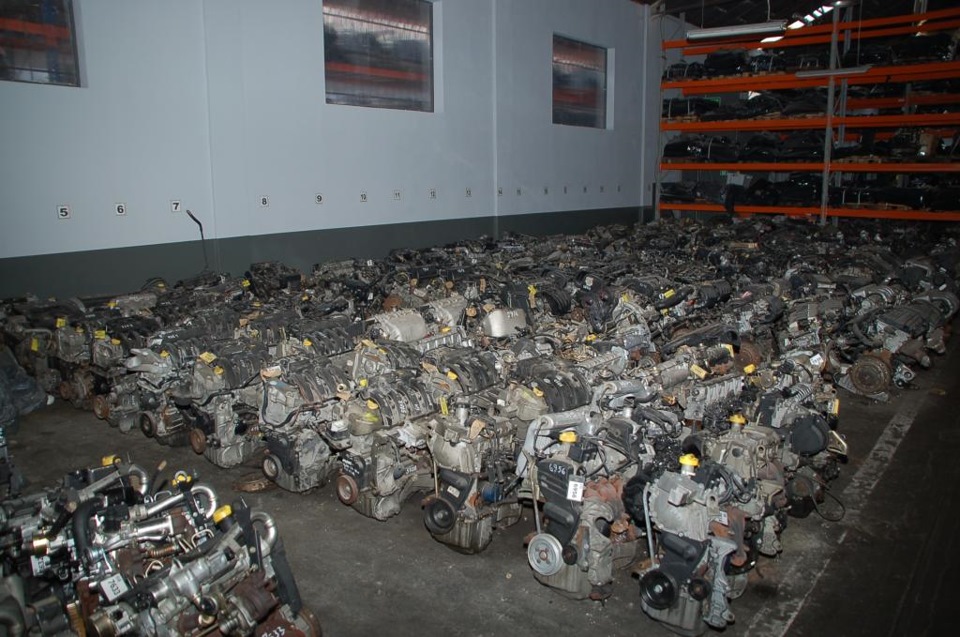 Продажа коробок передач автоматичних і механічних,двигунів бензинових і дизельних та головок блока циліндрів